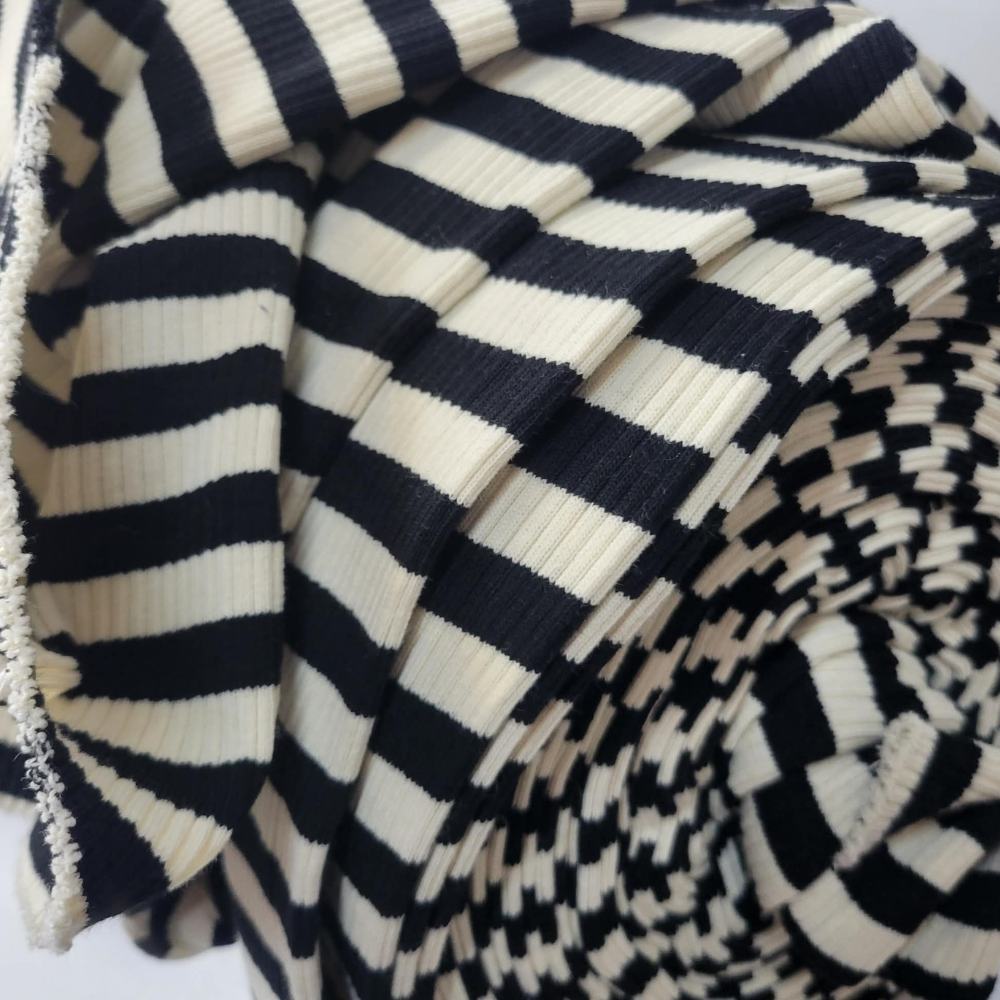 Black and White Striped 3x5 Ribbed