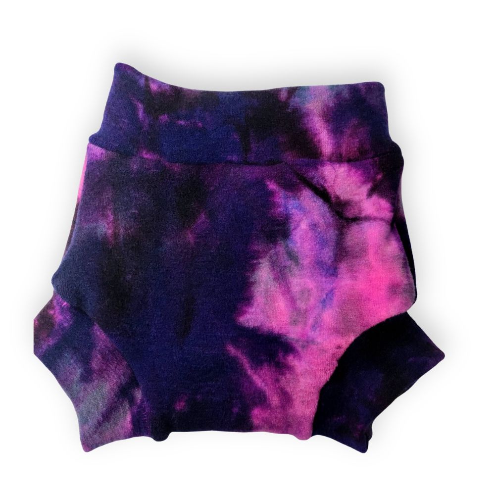 Explorer con rayas grandes rosa y bayas de Saskatoon