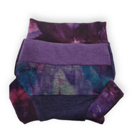 Explorer con rayas grandes rosa y bayas de Saskatoon