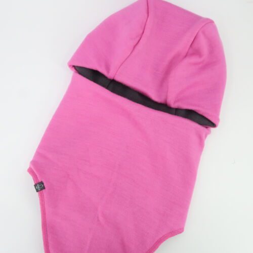 Lined Bevor-Clava. Merino wool hooded balaclava hinged at the back of the neck, with a funnel neck front. Lined with lightweight merino wool. Grey outer colour, pink lining.